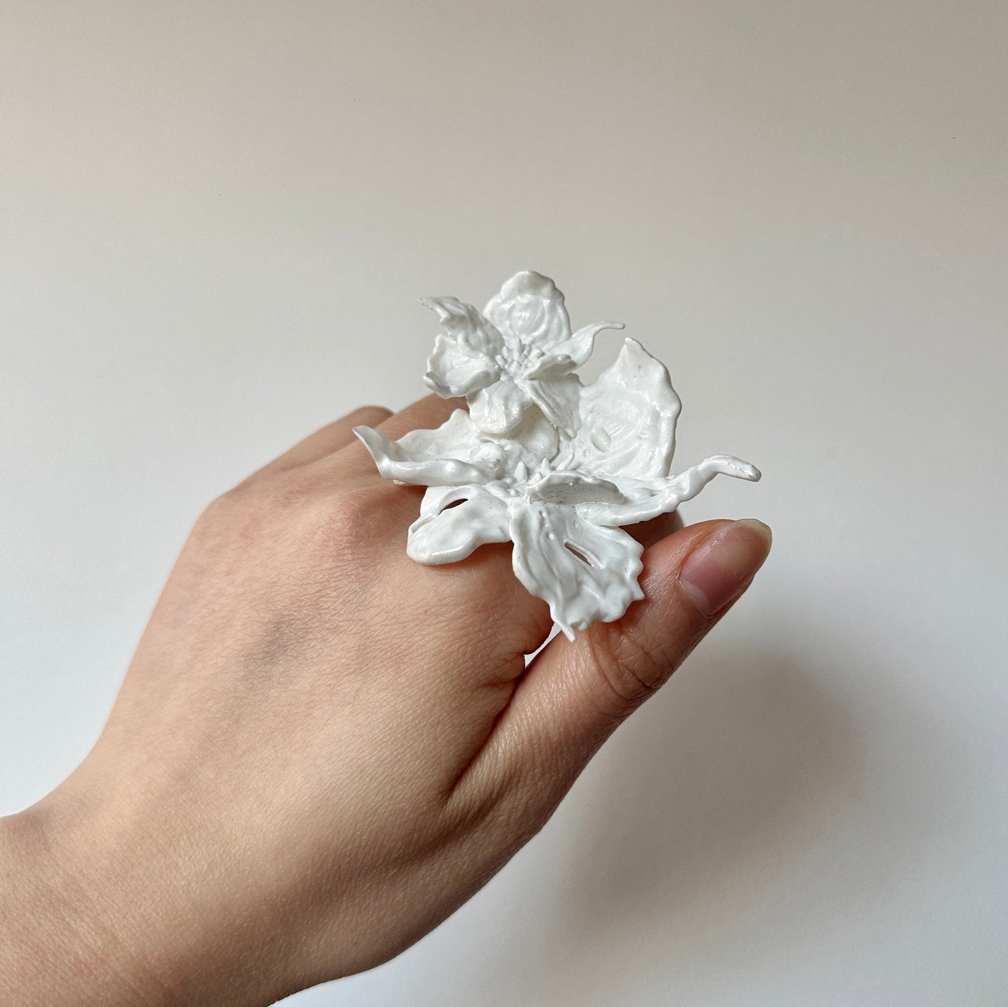 Daffodil Duo Flower Ring - White