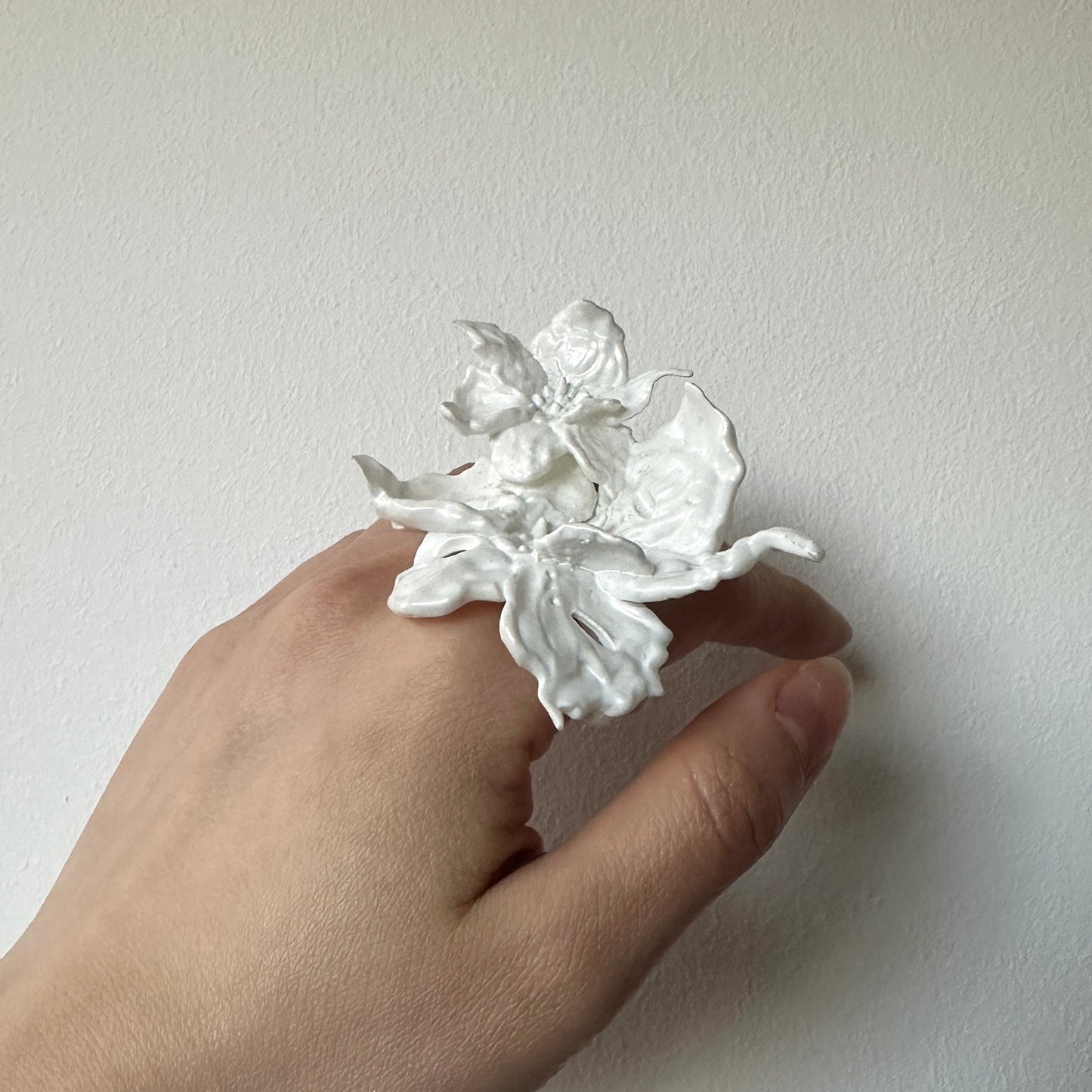 Daffodil Duo Flower Ring - White