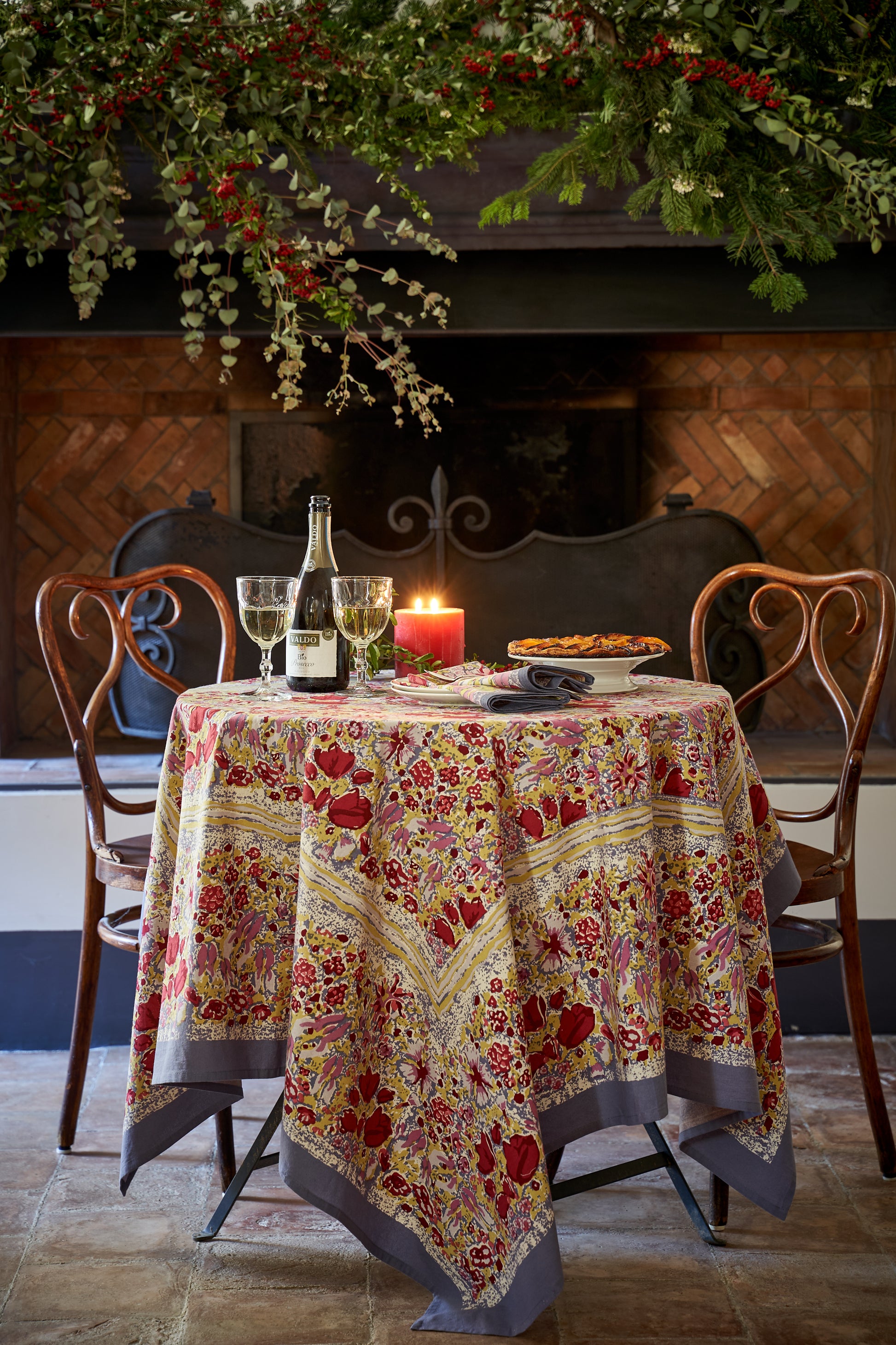 Nappe Française Jardin Gris Rouge